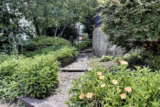 Building Photo - 49 Chowning Dr