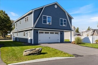 Building Photo - 4 Woods Ln