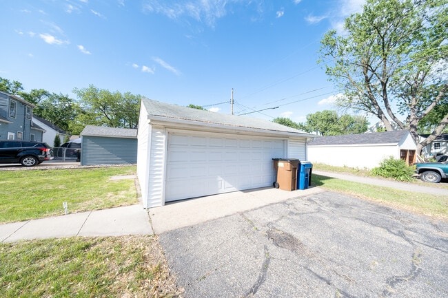 Building Photo - 8247 Wentworth Ave S