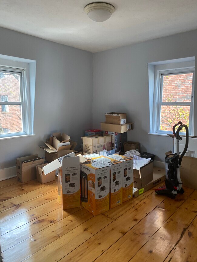 Building Photo - 17 Wachusett St