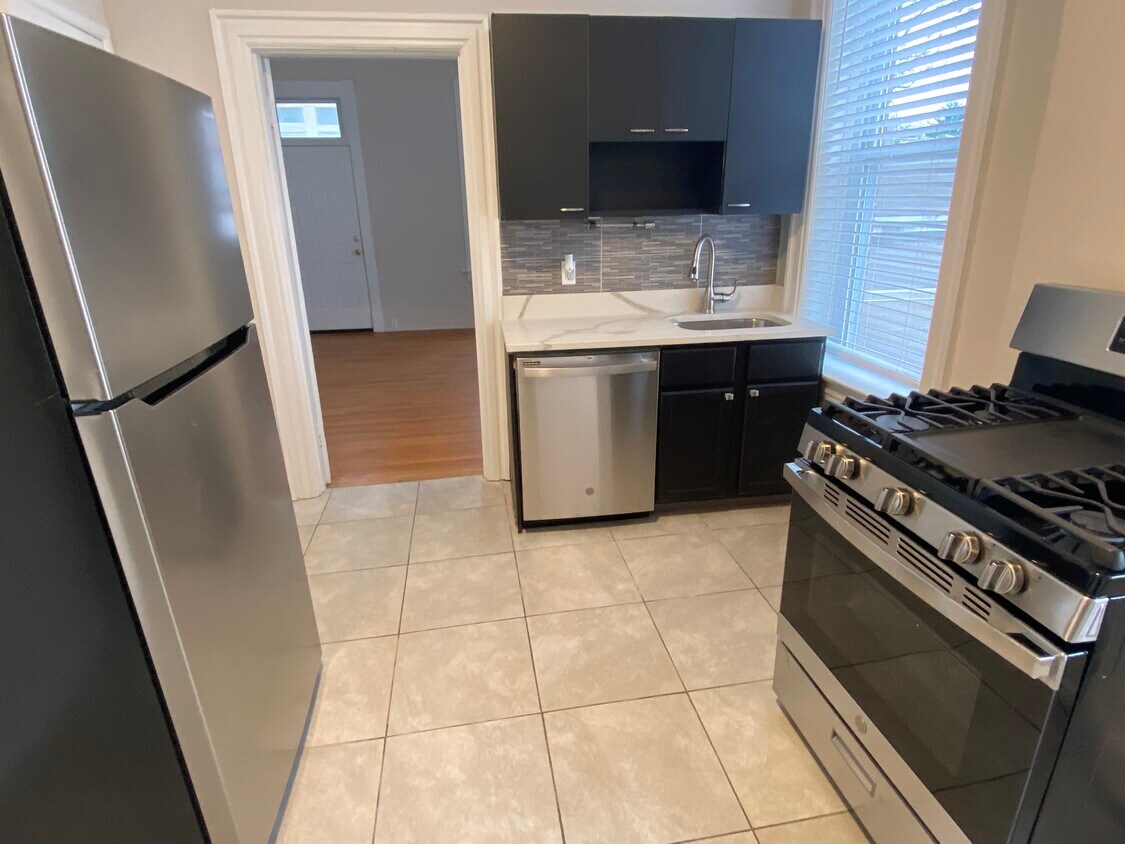 Foto principal - 1124 Graham St