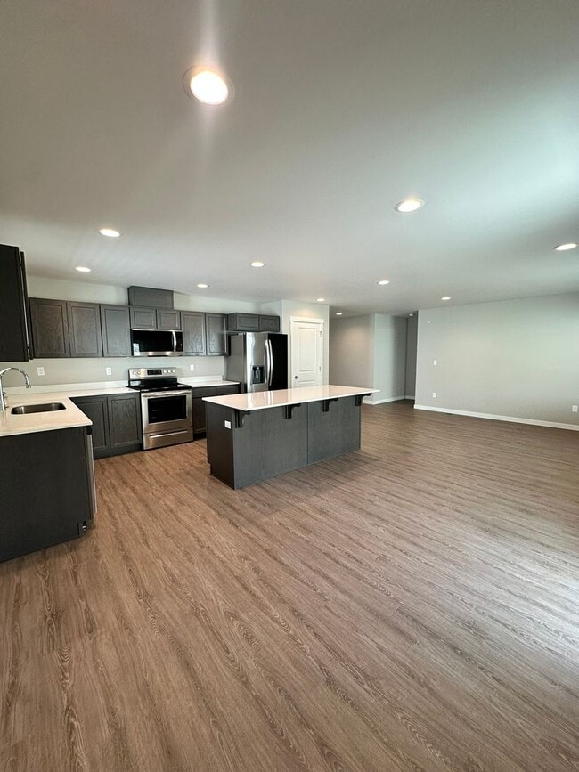 Building Photo - Amazing Brand New Home with 3 Bedrooms & 2...
