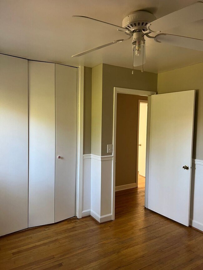 Building Photo - 4 br, 3 bath House - 314 Holly Hill Rd