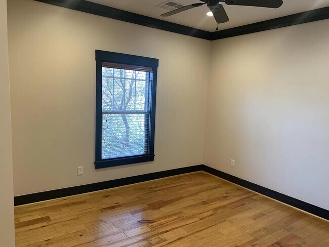 Bed 2 - 228 West Ave
