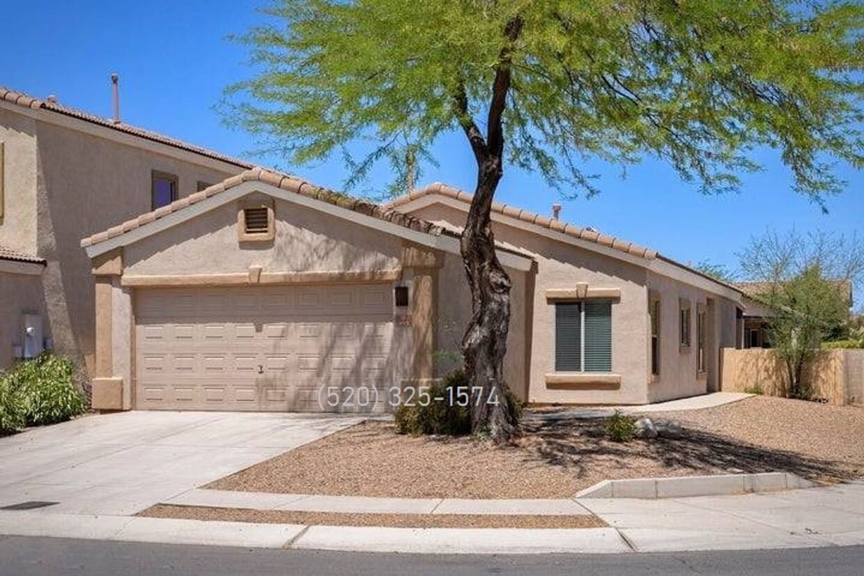 Foto principal - Rancho Sahuarita 3 BD, 2 BA House for Rent...