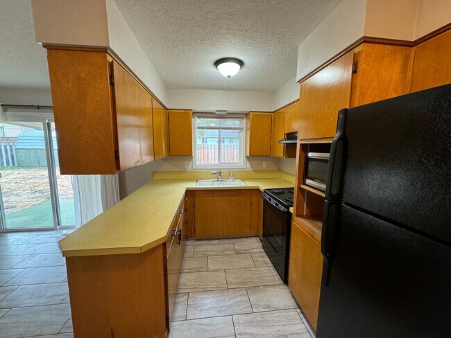 Foto del edificio - 3 Bedroom House For Rent In The Dalles