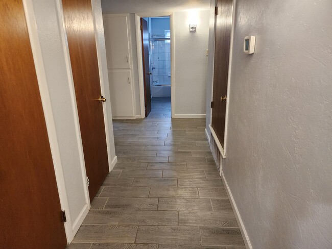Building Photo - 613 Mimosa Dr