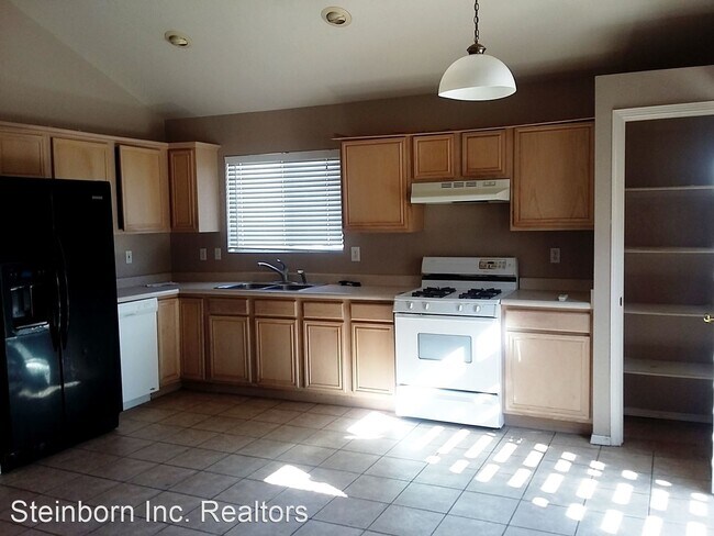 Building Photo - 4 br, 2 bath House - 161 Yellowlegs Ct.