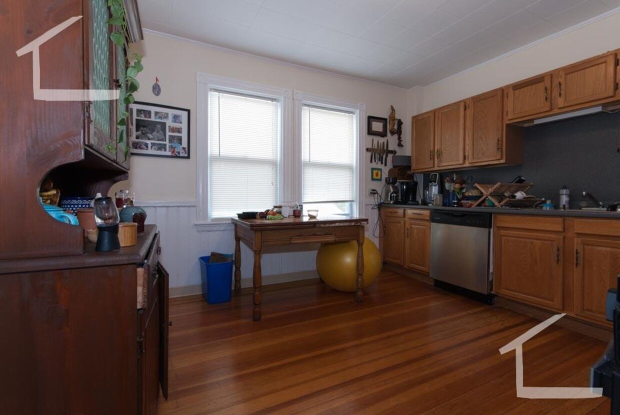 Primary Photo - HOT BRIGHTON LISTING!!!!