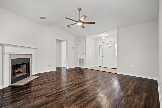 Foto del edificio - 8981 Gale Rowe Ln