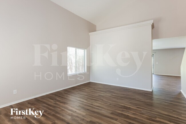 Foto del edificio - 5570 E Flowing Spring