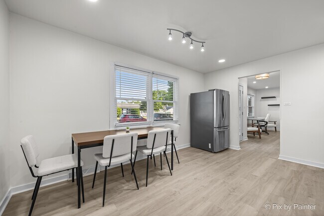 Building Photo - 538 Harold Ave