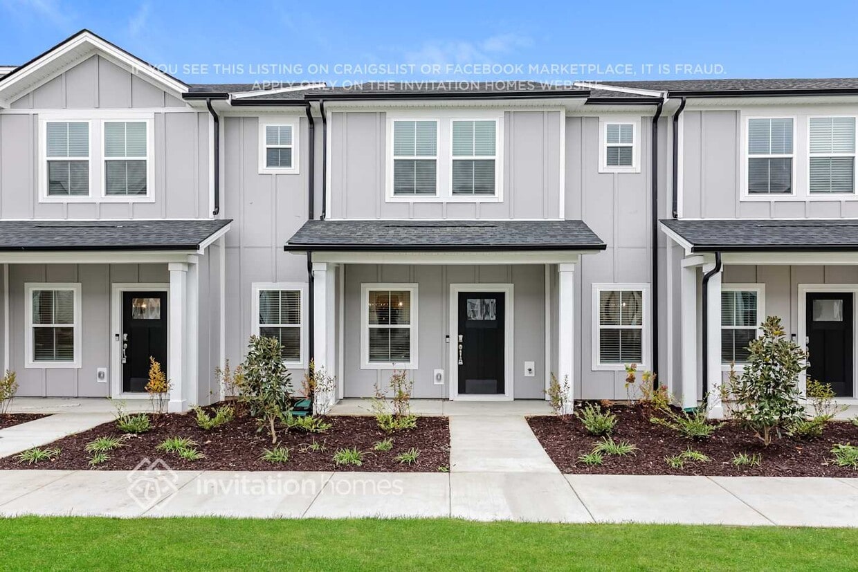 Primary Photo - 131 Maybrook Dr