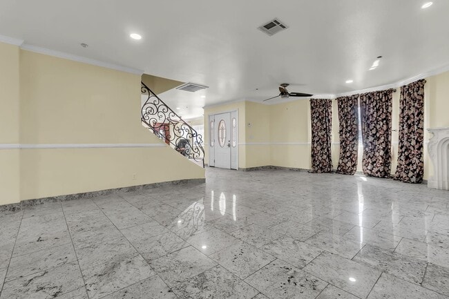 Building Photo - 5246 N Gareloch Ave