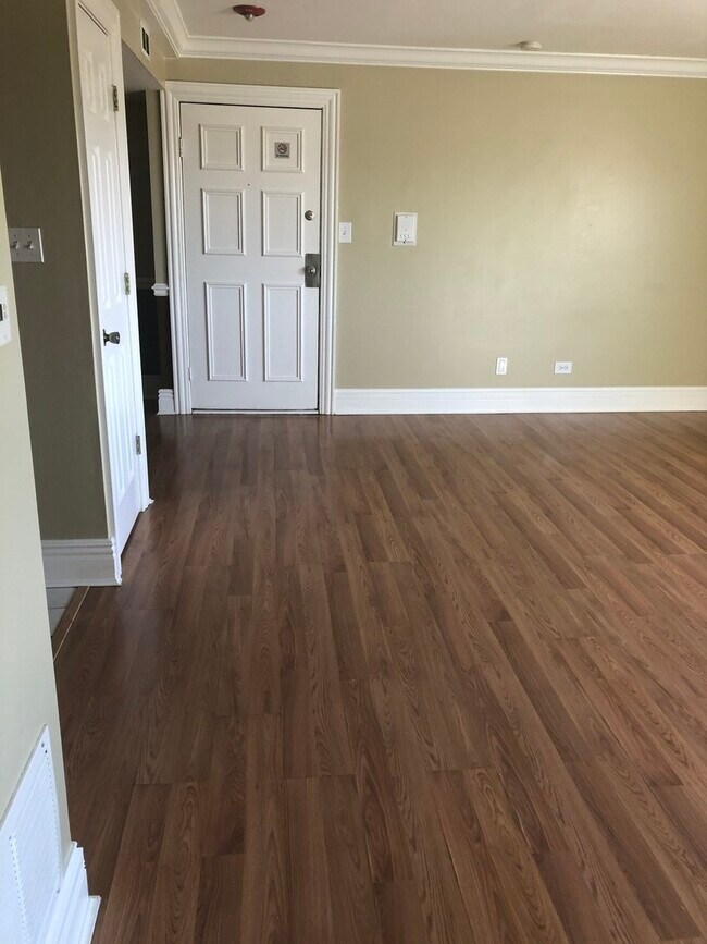 Foto del edificio - 10436 Nashville Ave