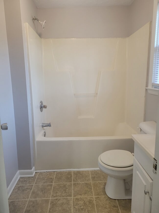 Building Photo - 2161 Bingham Dr