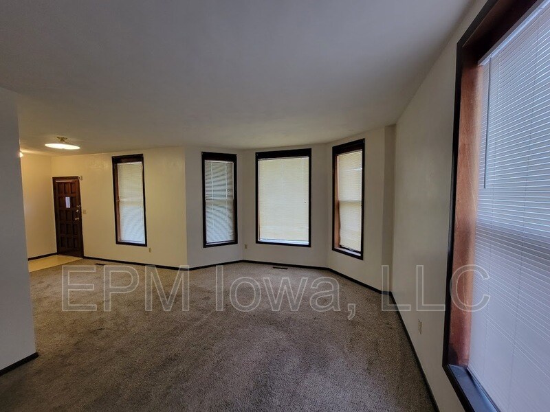 Foto del edificio - 306 1/2 1st St SE