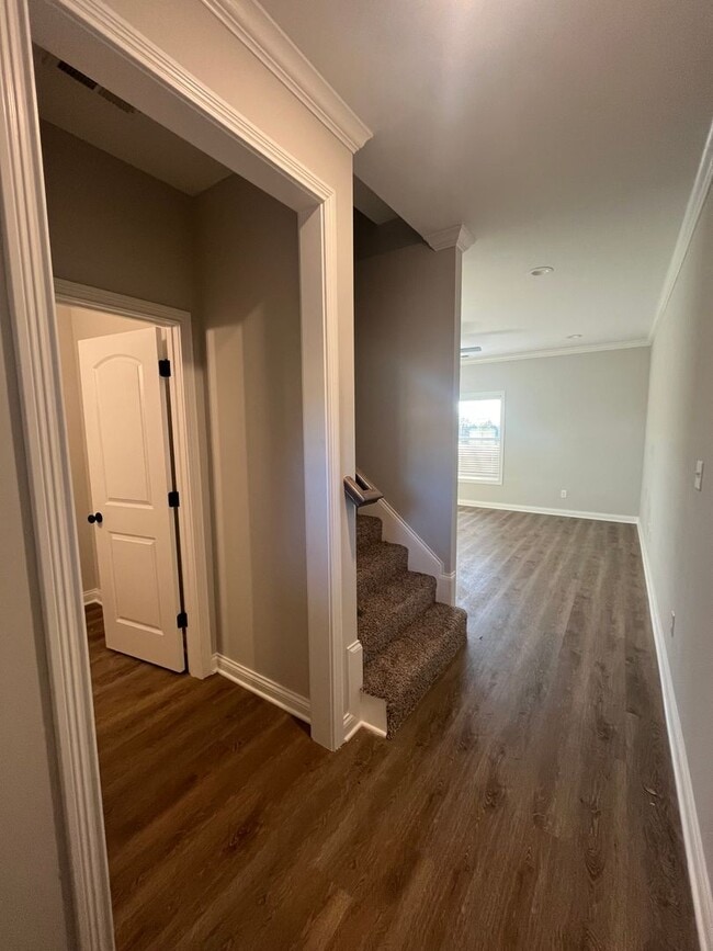Building Photo - 6492 Fortuna Ave