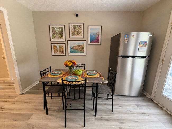 Foto del edificio - 4801 Cedar Lake Dr SE