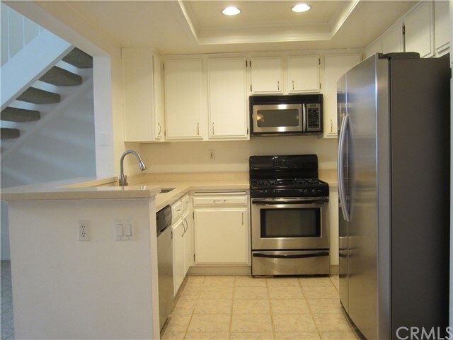 Building Photo - 24462 Kathleen Dr
