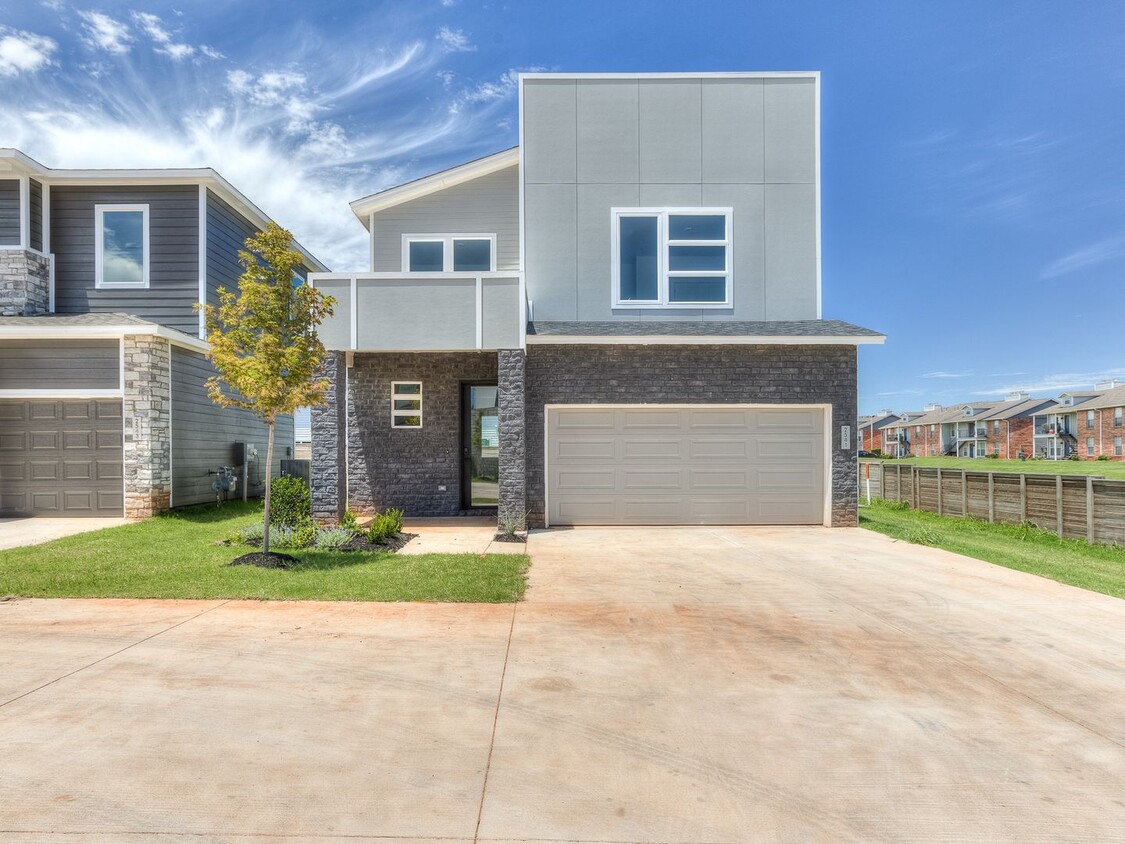 Primary Photo - Beautiful New Construction Home in Edmond/...