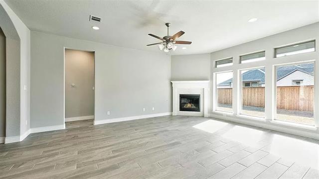 Foto del edificio - 333 Cowling Dr