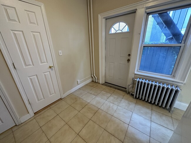 Building Photo - 375 Dorchester St