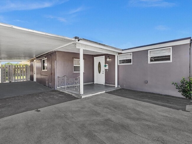 Photo - 6661 Meade St House