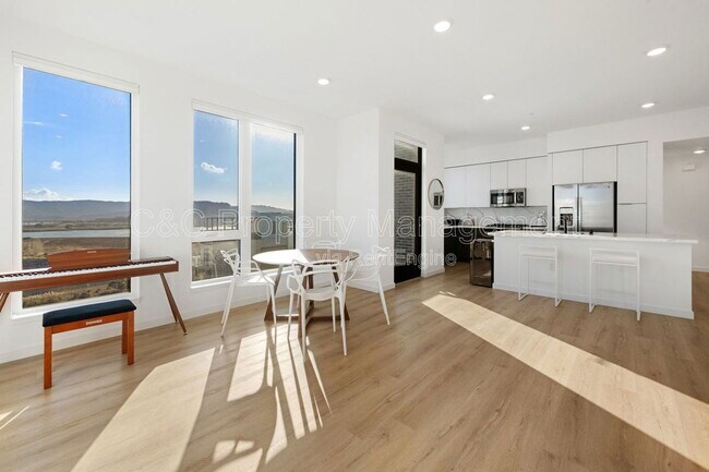 Foto del edificio - 52 Kirkwood Ave