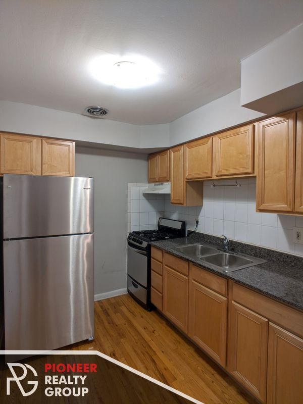 Foto del edificio - 525 W Oakdale Ave