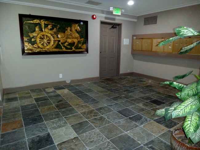 Lobby - Villa Palms Apartments