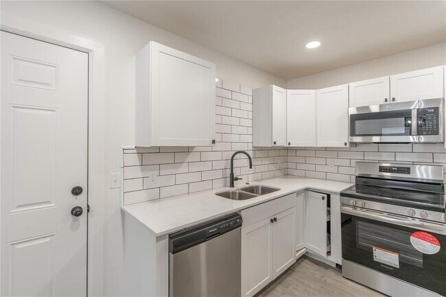 Foto del edificio - 533 Parkhill Cir