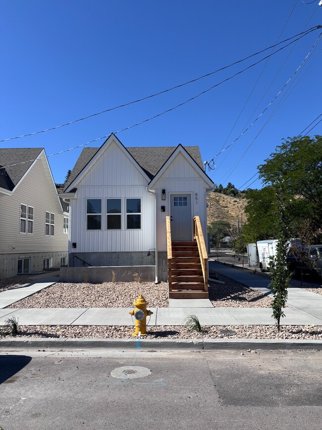 Building Photo - 651 N Johnson Ave