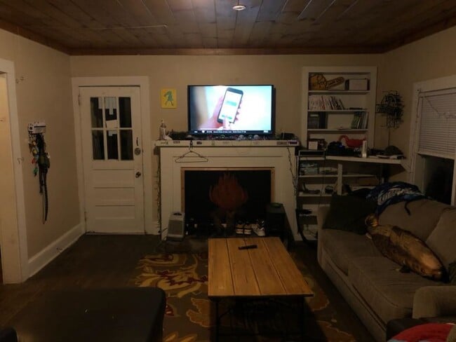 Foto del edificio - 1242 Old Bristol Rd