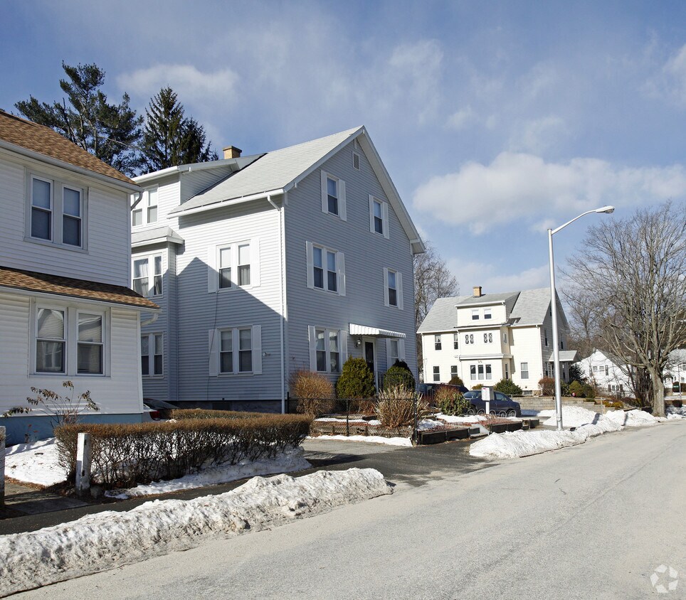 Building Photo - 88 Delmont Ave