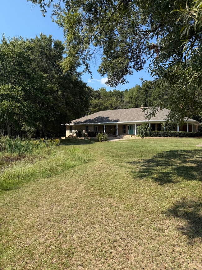 Building Photo - 19 Turtle Pond N