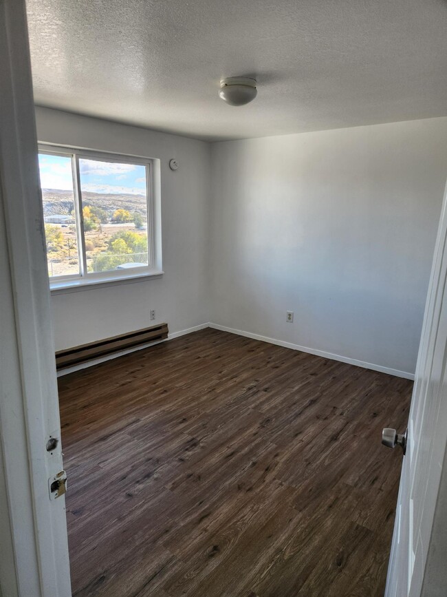 Foto del edificio - 847 Moccasin Ln