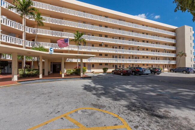 Foto del edificio - 2999 Point E Dr
