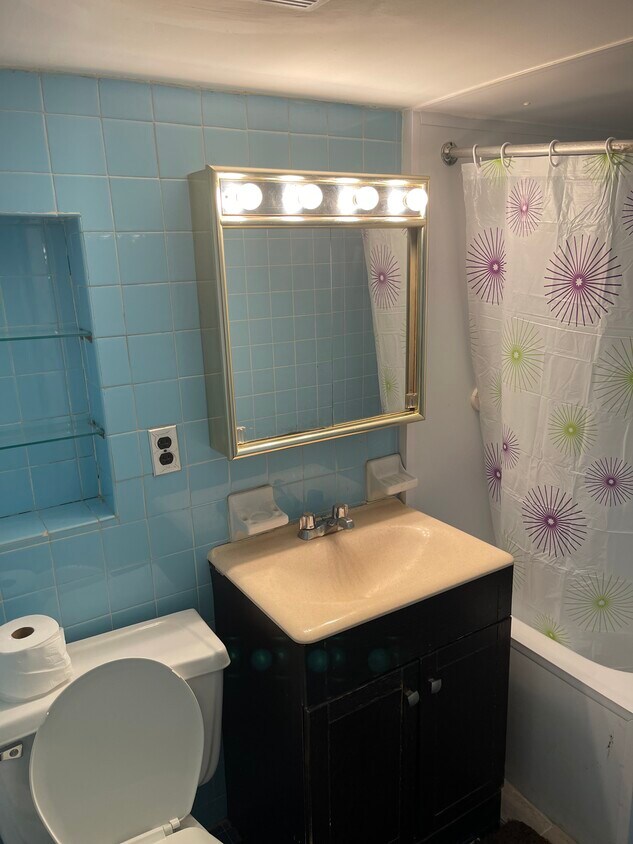 2558 Yates Ave, The Bronx, NY 10469 House Rental in The Bronx, NY