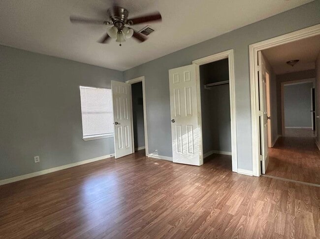 Foto del edificio - 1826 Wayside Dr