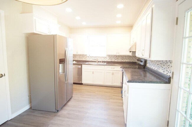 Foto del edificio - 2035 Allenhurst St