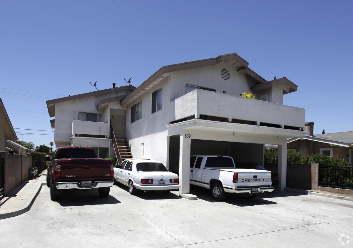 Primary Photo - 839 S Claudina St