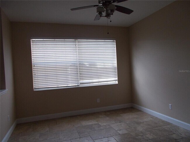 Foto del edificio - 9184 Camden Gardens St