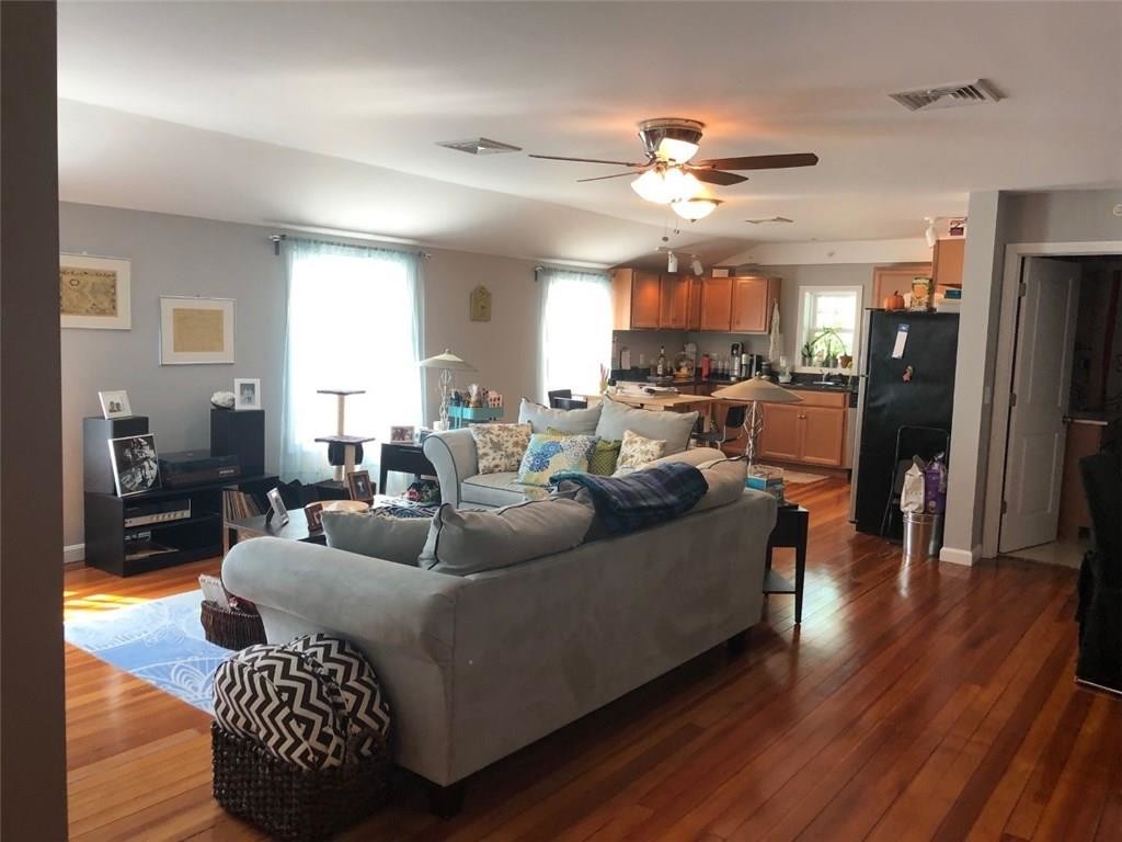 840 Main St, Warren, RI 02885 Room for Rent in Warren, RI