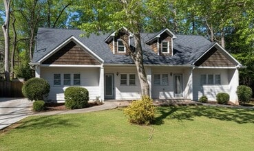 Building Photo - 342 Mathews Ave NE