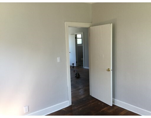 Building Photo - 946 Rodman St