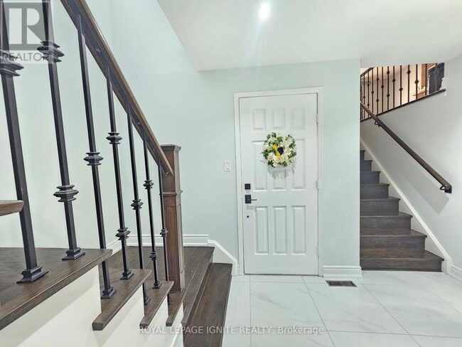 Building Photo - 17 St Emilion Way