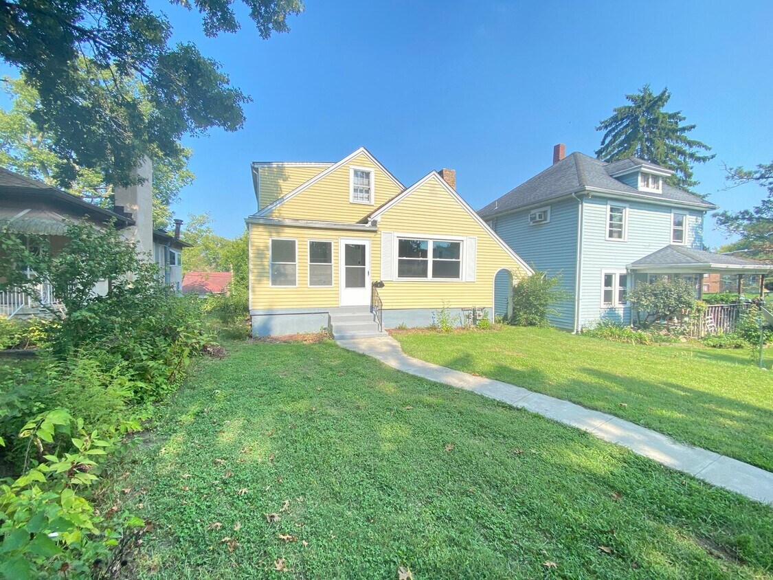 Home on Adair New Year, New Home 50 Off... House Rental in Dayton