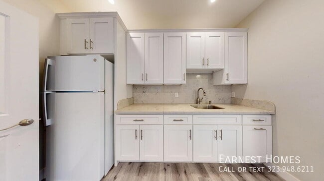 Building Photo - 7051 1/2 White Oak Avenue-