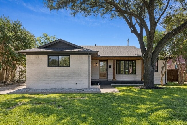 Photo - 8566 Sweetwood Dr House